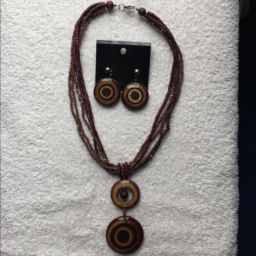 Necklace & matching earrings